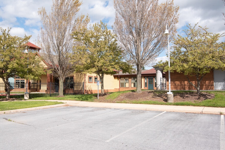 More Photos Of 14700 Citicorp Dr, Hagerstown Office For Sale