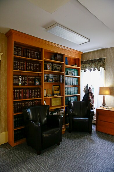 More Photos Of 12 Main St, Orleans Office For Sale