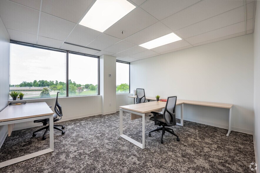 More Photos Of 550 Congressional Blvd, Carmel Loft Creative Space For Lease