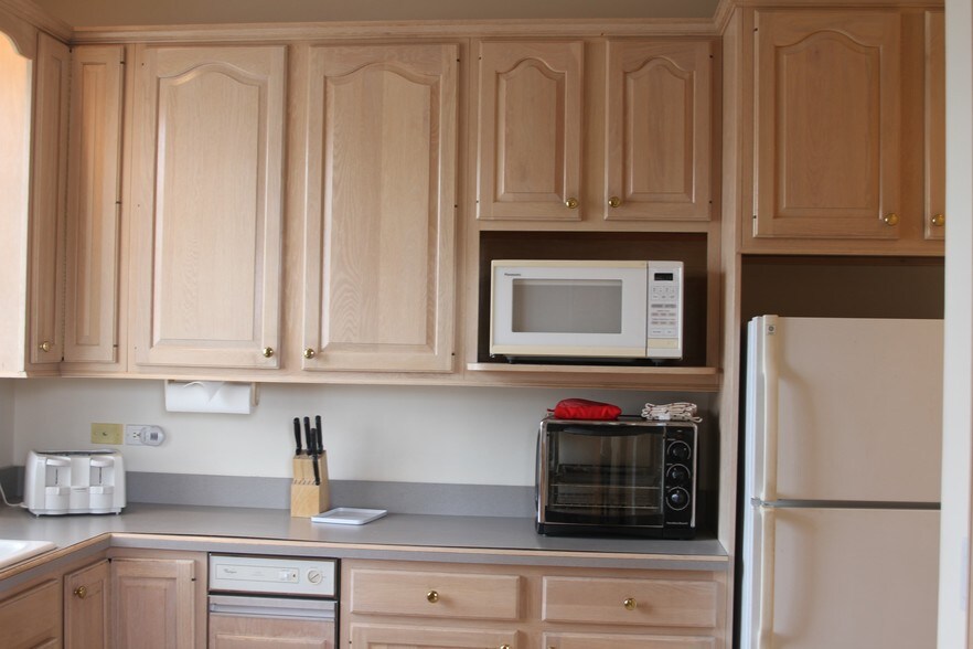 More Photos Of 201 E Dundee Rd, Palatine Office For Sale