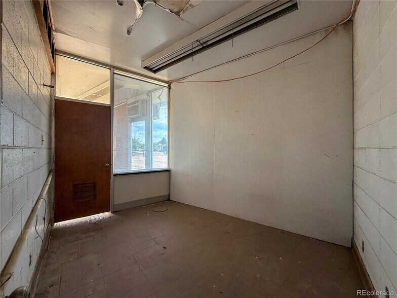 More Photos Of 550 Rose Ave, Burlington Industrial For Sale