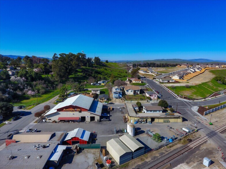 More Photos Of 354 1st St, Hollister Freestanding For Sale