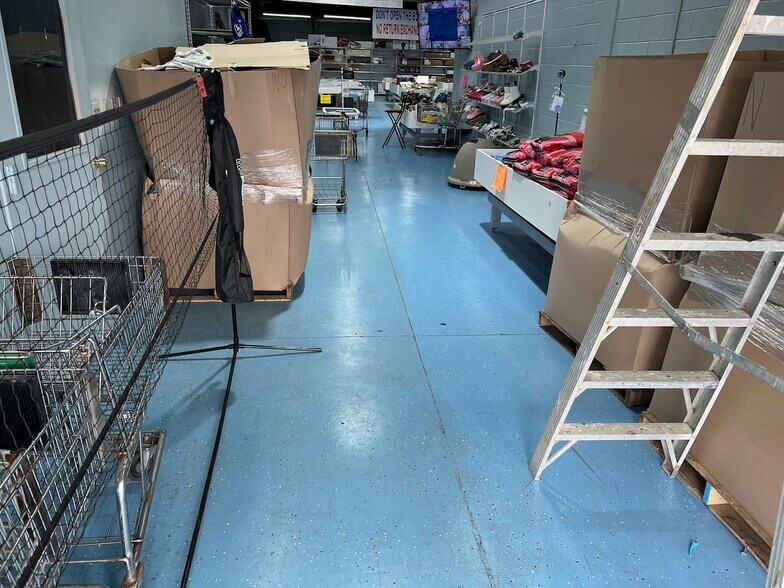 More Photos Of 6012-6014 E Hillsborough Ave, Tampa Unknown For Lease