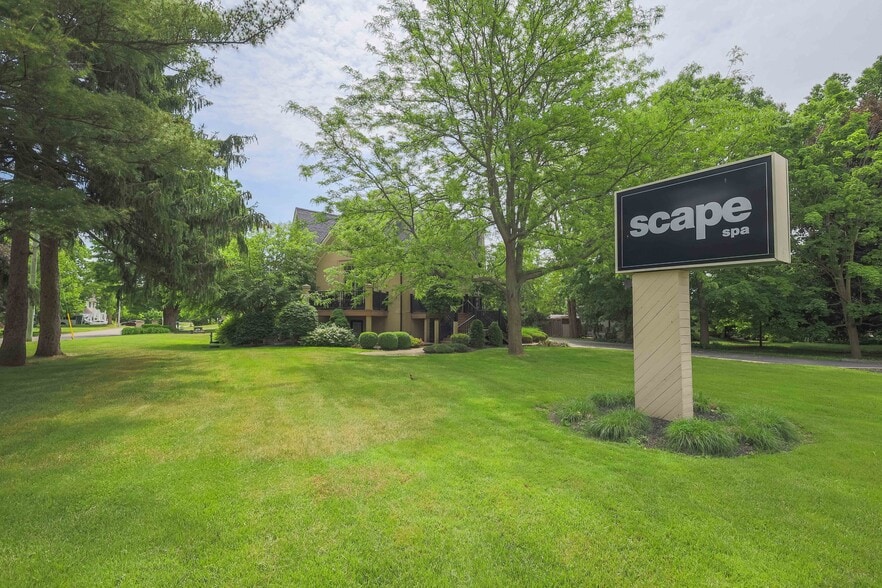 Primary Photo Of 646 Mount Pleasant Rd, Brant Freestanding For Sale