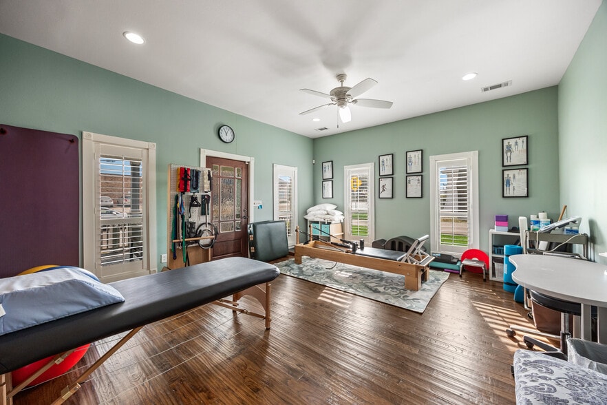 More Photos Of 203 N Alamo Rd, Rockwall Office For Sale