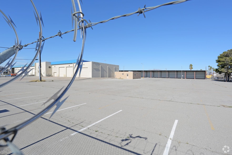 More Photos Of 101 N Mojave Rd, Las Vegas Warehouse For Lease