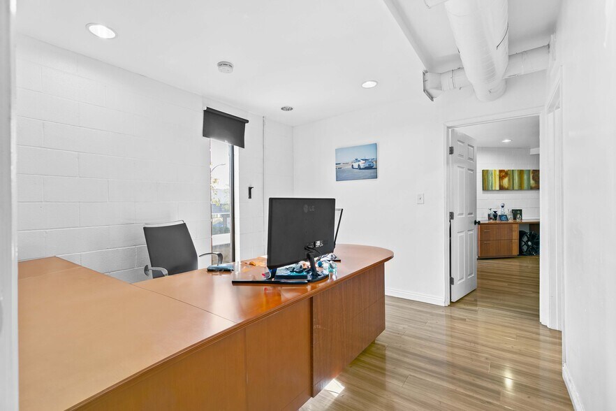 More Photos Of 3133 W Burbank Blvd, Burbank Coworking Space