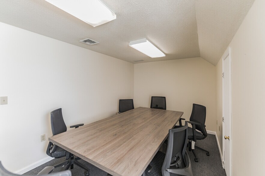 More Photos Of 34 Academy Hill Rd, Plainfield Office For Sale