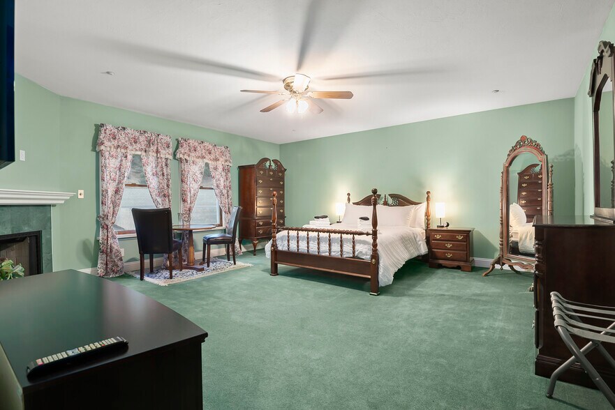 More Photos Of 790 California 2, Wrightwood Specialty For Sale