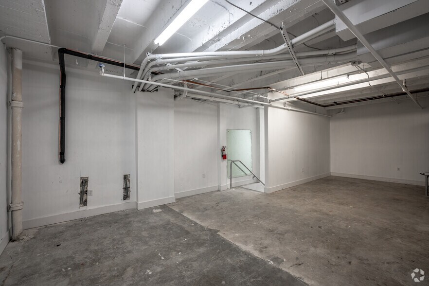 More Photos Of 420 Lincoln Rd, Miami Beach Loft Creative Space For Lease