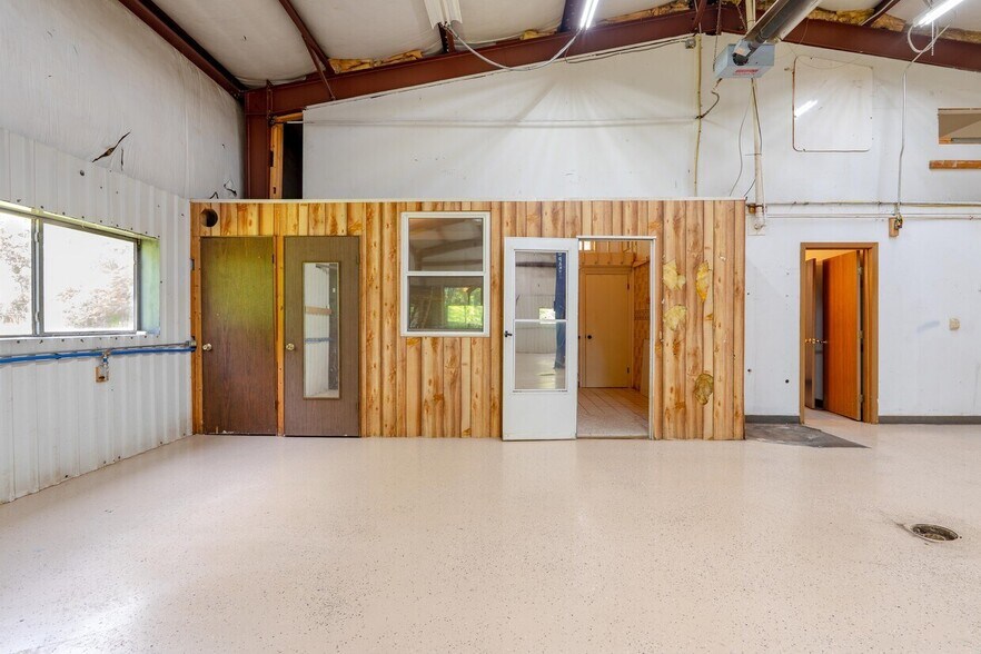 More Photos Of 414 Highway 42, Osage Beach Flex For Lease