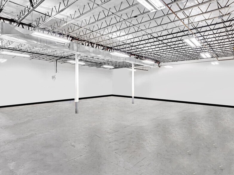 More Photos Of 2200 N University Dr, Sunrise Warehouse For Lease