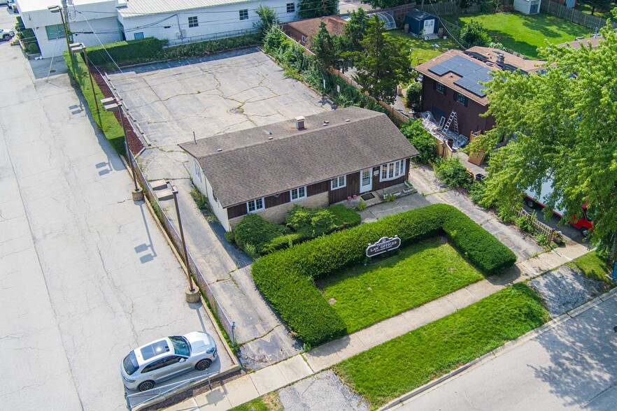 More Photos Of 205 Pinecroft Dr, Roselle Office For Sale