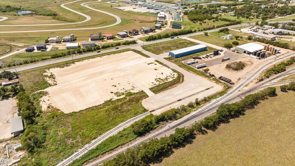 More Photos Of 14100 N Highway 171, Cresson Warehouse For Lease