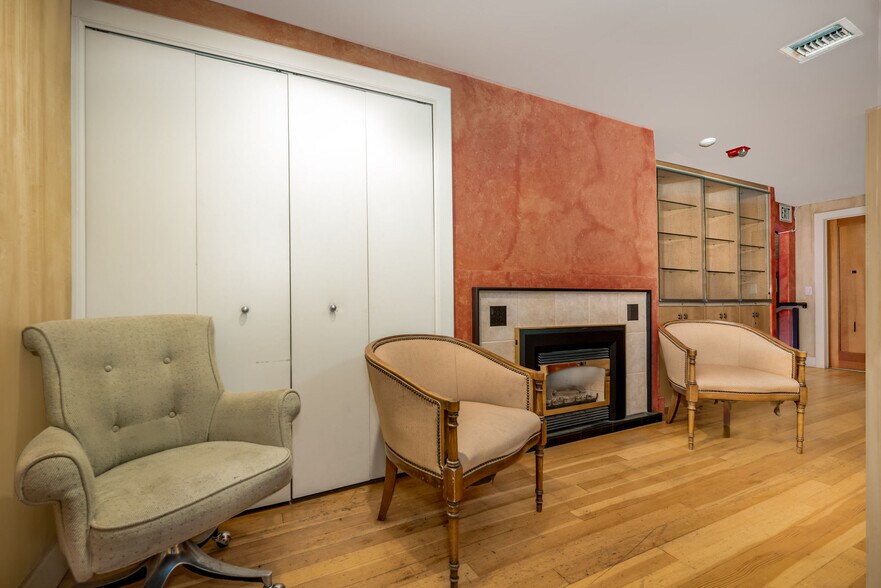 More Photos Of 107 Bank St, Grass Valley Storefront For Sale