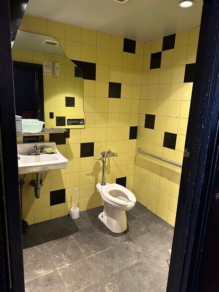 More Photos Of 4303 Broadway, Astoria Apartments For Lease