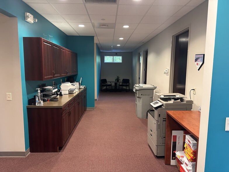 More Photos Of 9331 E Fowler Ave, Thonotosassa Flex For Lease