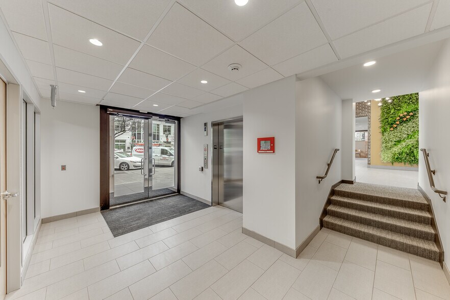 More Photos Of 2822 Colby Ave, Everett Office For Lease