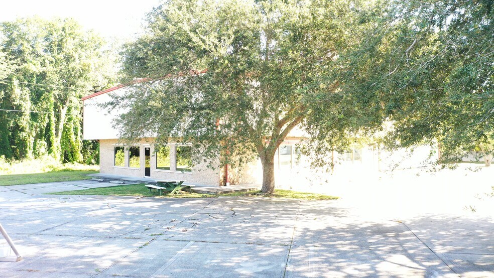 More Photos Of 1996 US Highway 1, Rockledge Light Distribution For Sale