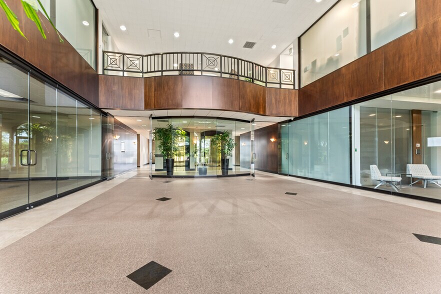 More Photos Of 8440 Jefferson Hwy, Baton Rouge Office For Lease