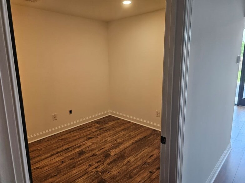 More Photos Of 1667 Broadway Ave, Braselton Warehouse For Lease