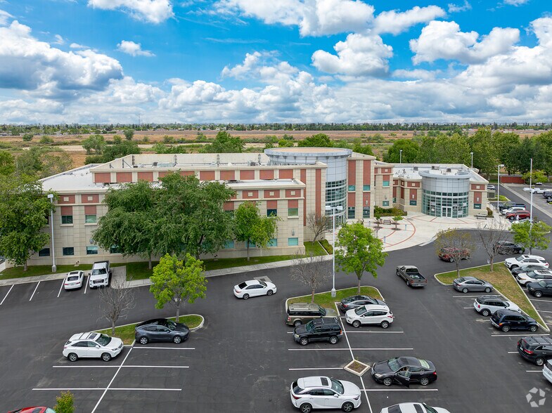 Primary Photo Of 9450-9500 Stockdale Hwy, Bakersfield Medical For Lease