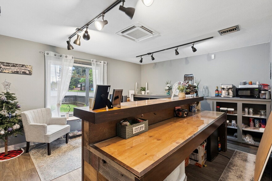 More Photos Of 17641 SE Stark St, Portland Storefront Retail Office For Sale