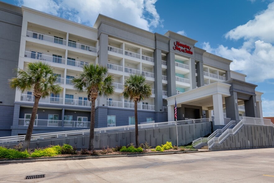 More Photos Of 6431 Central City Blvd, Galveston Hotel For Sale