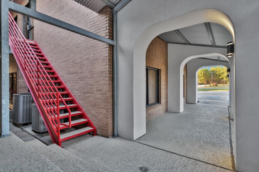 More Photos Of 3421 W Davis St, Conroe Medical For Lease