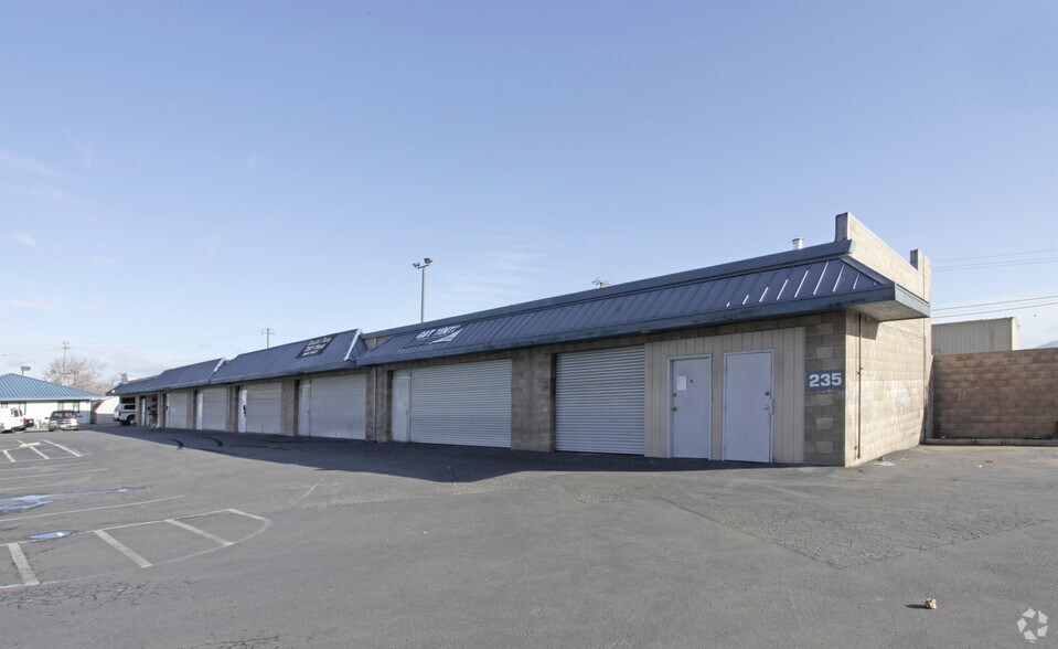 Primary Photo Of 235 Front St, Salinas Auto Repair For Lease