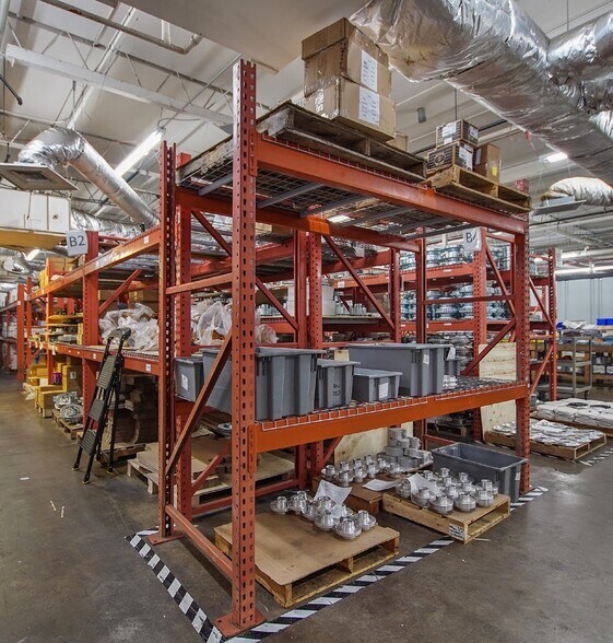 More Photos Of 2222 W Peoria Ave, Phoenix Manufacturing For Lease