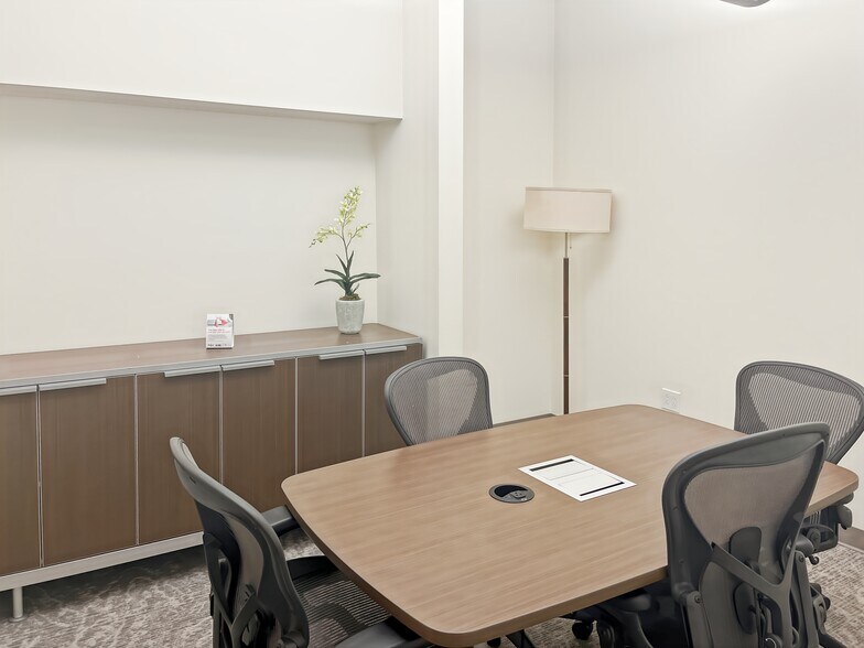 More Photos Of 332 N Harrison St, Davenport Coworking Space