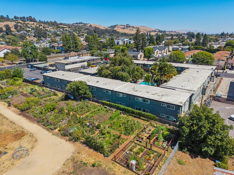 More Photos Of 550 Berry Ave, Hayward Apartments For Sale