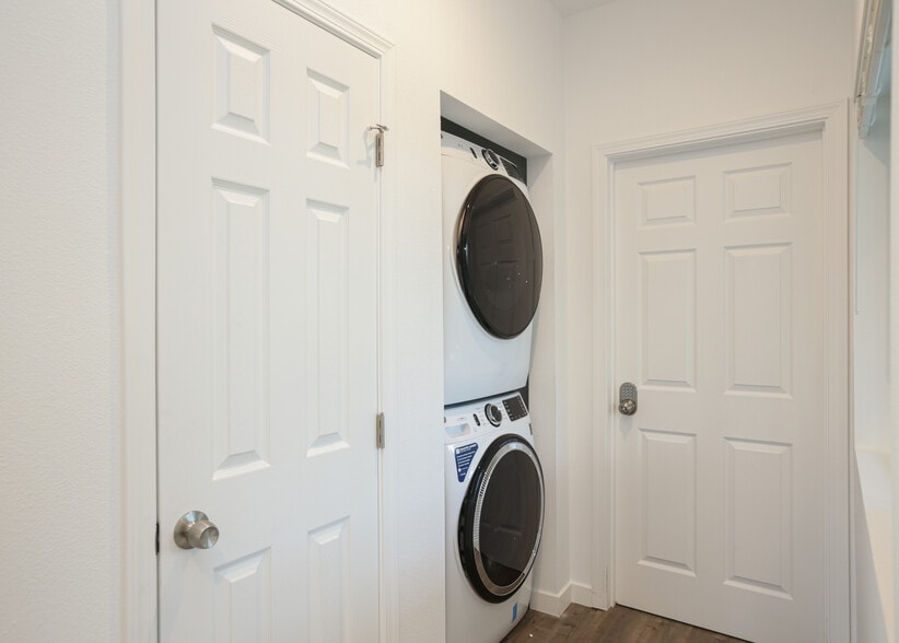 More Photos Of 456 N Batavia St, Orange Apartments For Sale
