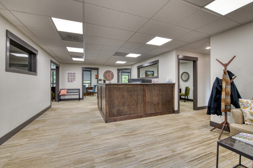 More Photos Of 120 S 5th St, Hamilton Office For Sale