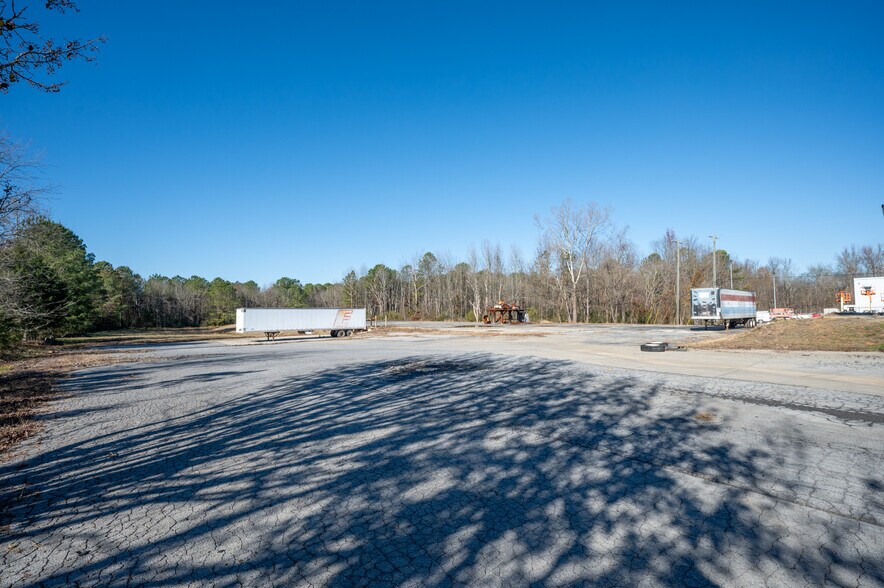 More Photos Of 1849 US-41, Calhoun Warehouse For Sale