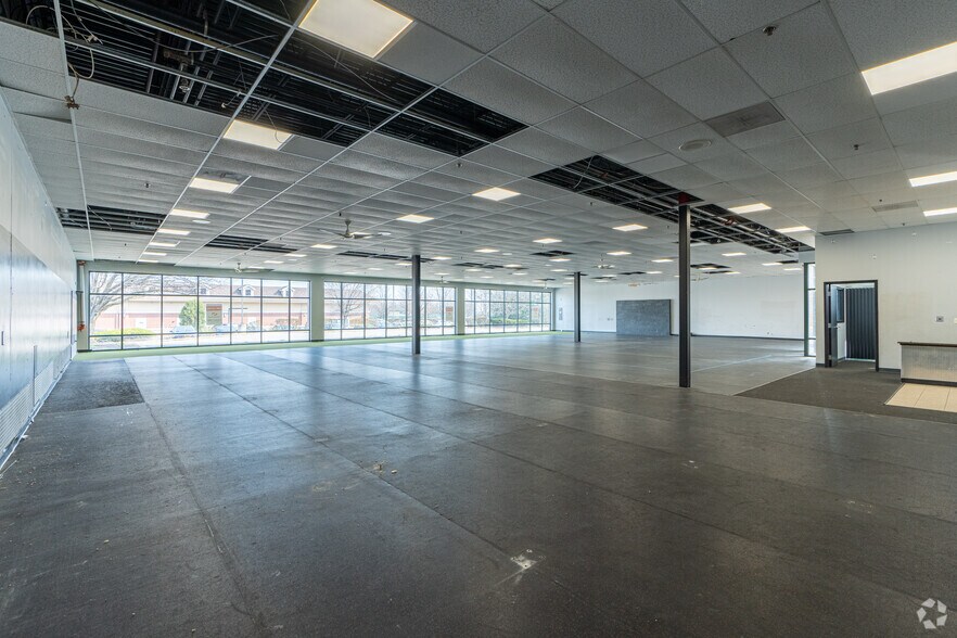 More Photos Of 2351-2499 Lincoln Hwy, New Lenox Unknown For Lease