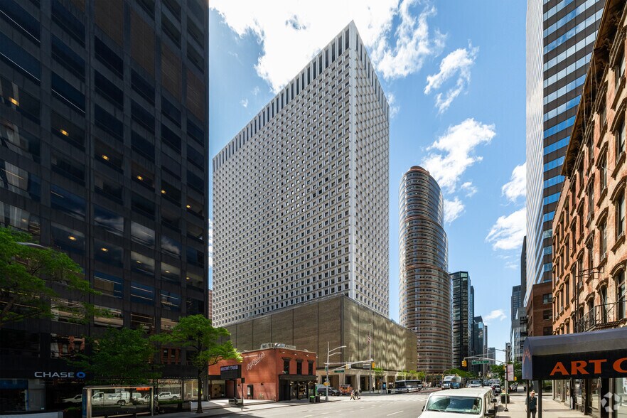 More Photos Of 909 Third Ave, New York Office For Lease