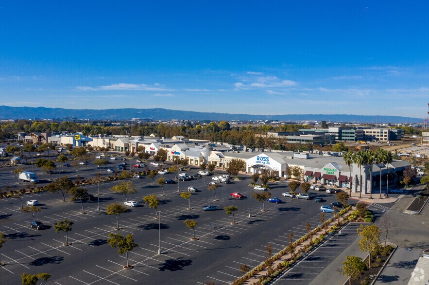 More Photos Of 15-301 Ranch Dr, Milpitas Unknown For Lease