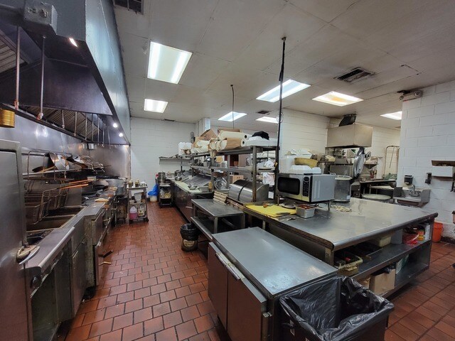 More Photos Of 1180 Roosevelt Rd, Glen Ellyn Restaurant For Lease