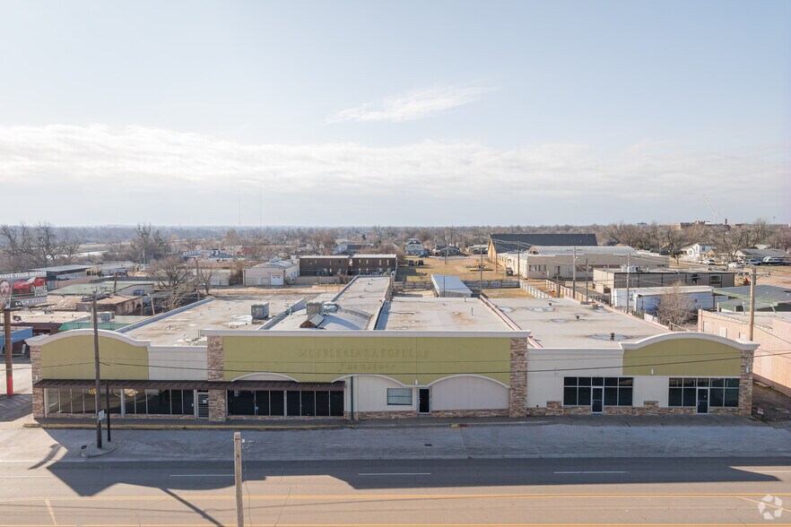 Primary Photo Of 216-224 SW 29th St, Oklahoma City Storefront For Sale