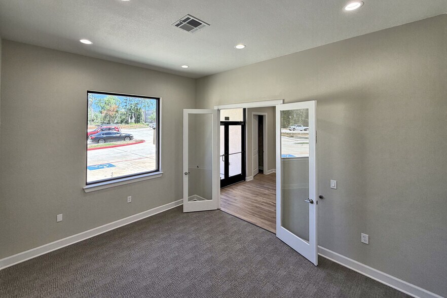 More Photos Of 625 Regal Row, Montgomery Office For Lease