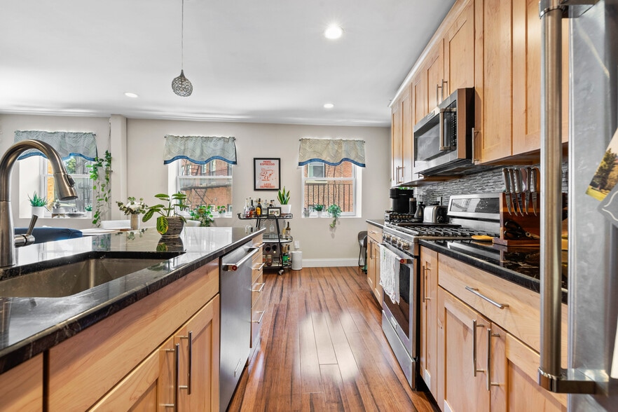 More Photos Of 104 Prince St, Boston Apartments For Sale