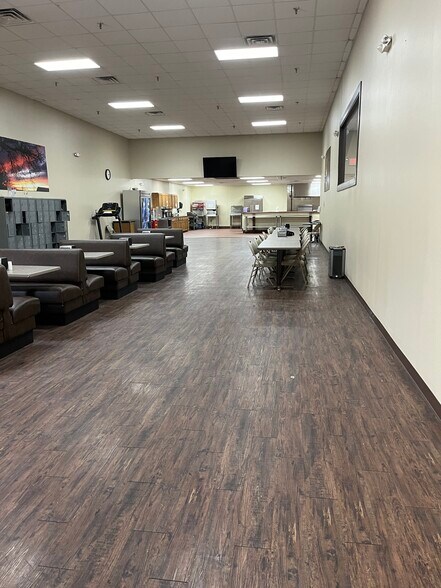 More Photos Of 5805 Highway 271, Fort Smith Freestanding For Sale