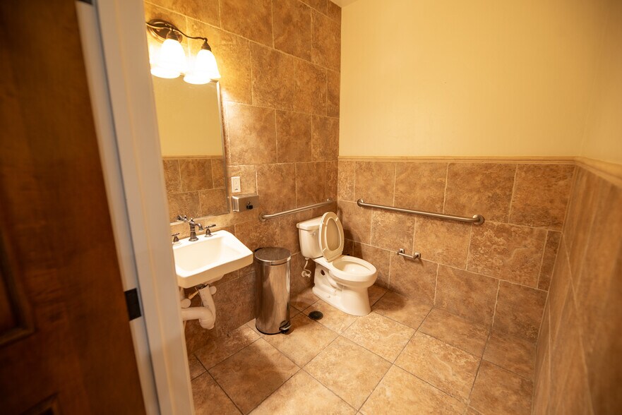 More Photos Of 2436-2438 Brunello Trace, Lutz Office For Lease