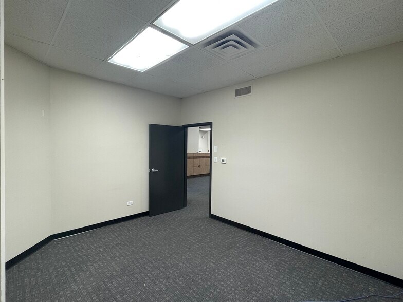 More Photos Of 133 S 27th Ave, Brighton Showroom For Sale