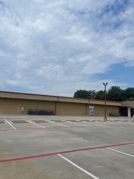 More Photos Of 1717 S Mason Rd, Katy Freestanding For Lease