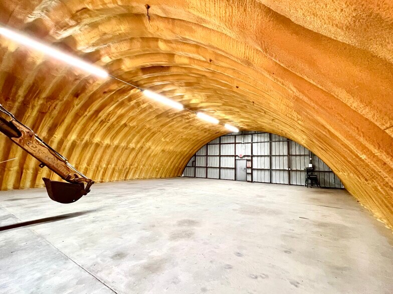 More Photos Of 4512 S Highway 35, Alvin Light Manufacturing For Lease
