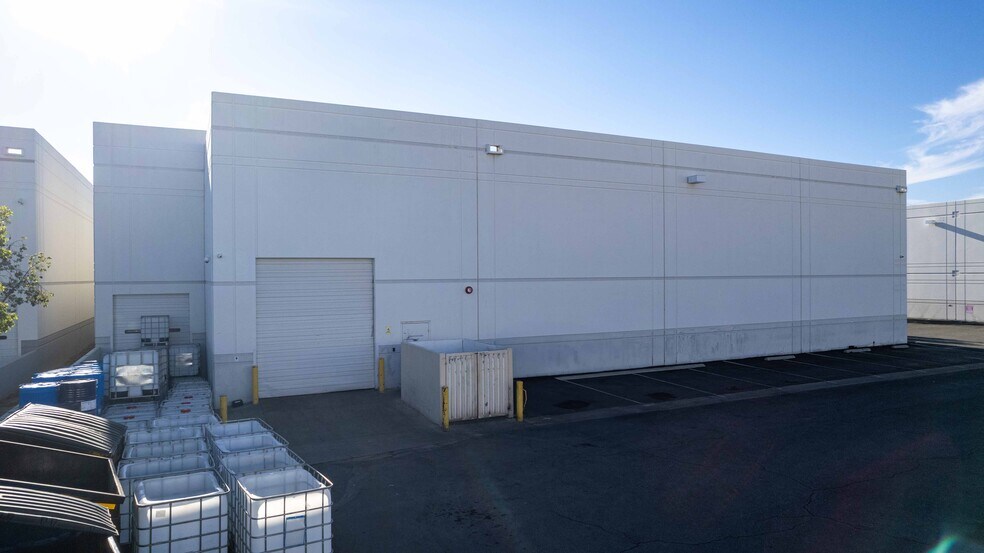 More Photos Of 29000 N Hancock Pky, Valencia Manufacturing For Lease