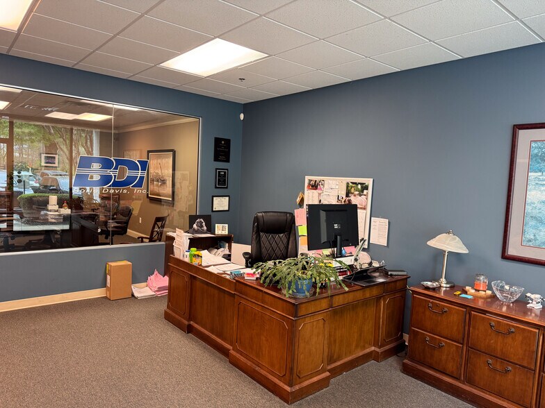 More Photos Of 5975 Shiloh Rd, Alpharetta Showroom For Sale